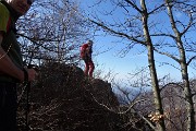 30 Sul cocuzzolo di vetta di Cima Muschiada (1458 m)